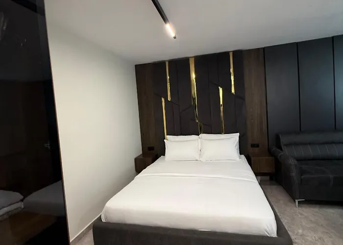 Black & Velvet * Tirana