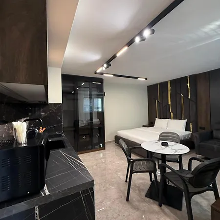 Black & Velvet Luxury 21 Dhjetori, Appartamento