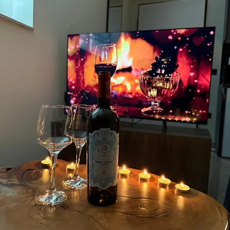 Black & Velvet Luxury 21 Dhjetori, *