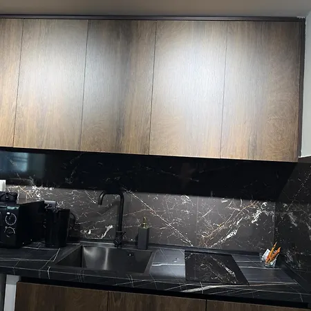 Black & Velvet Tirana