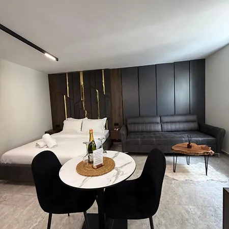 Black & Velvet Luxury 21 Dhjetori, *