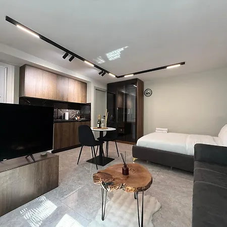 Black & Velvet Luxury 21 Dhjetori, Appartamento