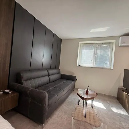 Black & Velvet Luxury 21 Dhjetori, Appartamento *