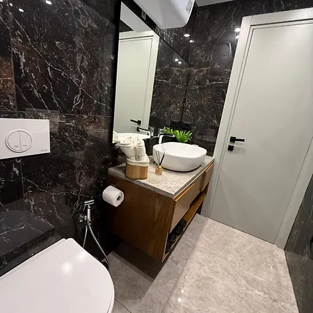 Appartamento Black & Velvet Luxury 21 Dhjetori,