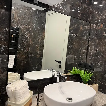Appartamento Black & Velvet Luxury 21 Dhjetori,