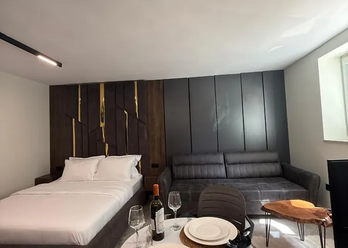 Black & Velvet Apartment *