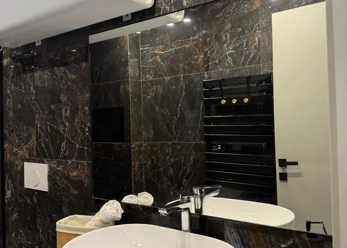 Black & Velvet Apartment *